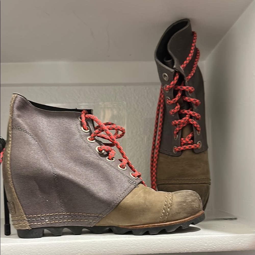 Sorel Brown and Gray Heeled Boots with Striking Laces